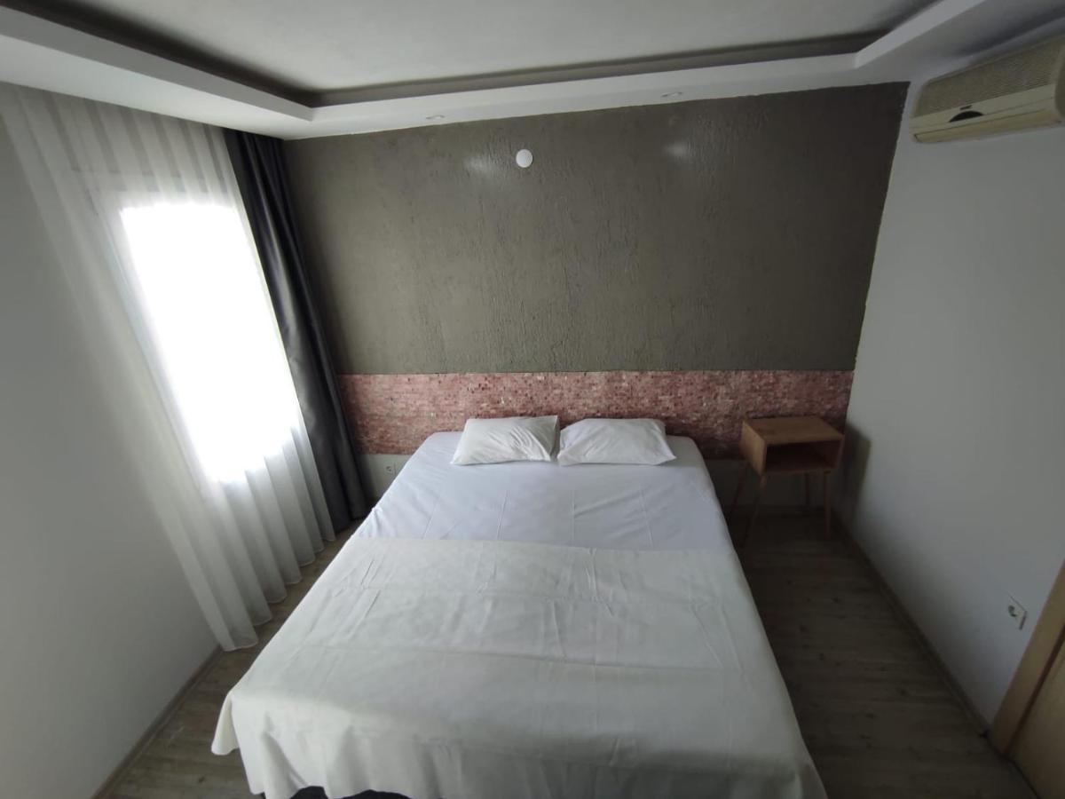 1989 Hotel Sebat Çeşme Εξωτερικό φωτογραφία