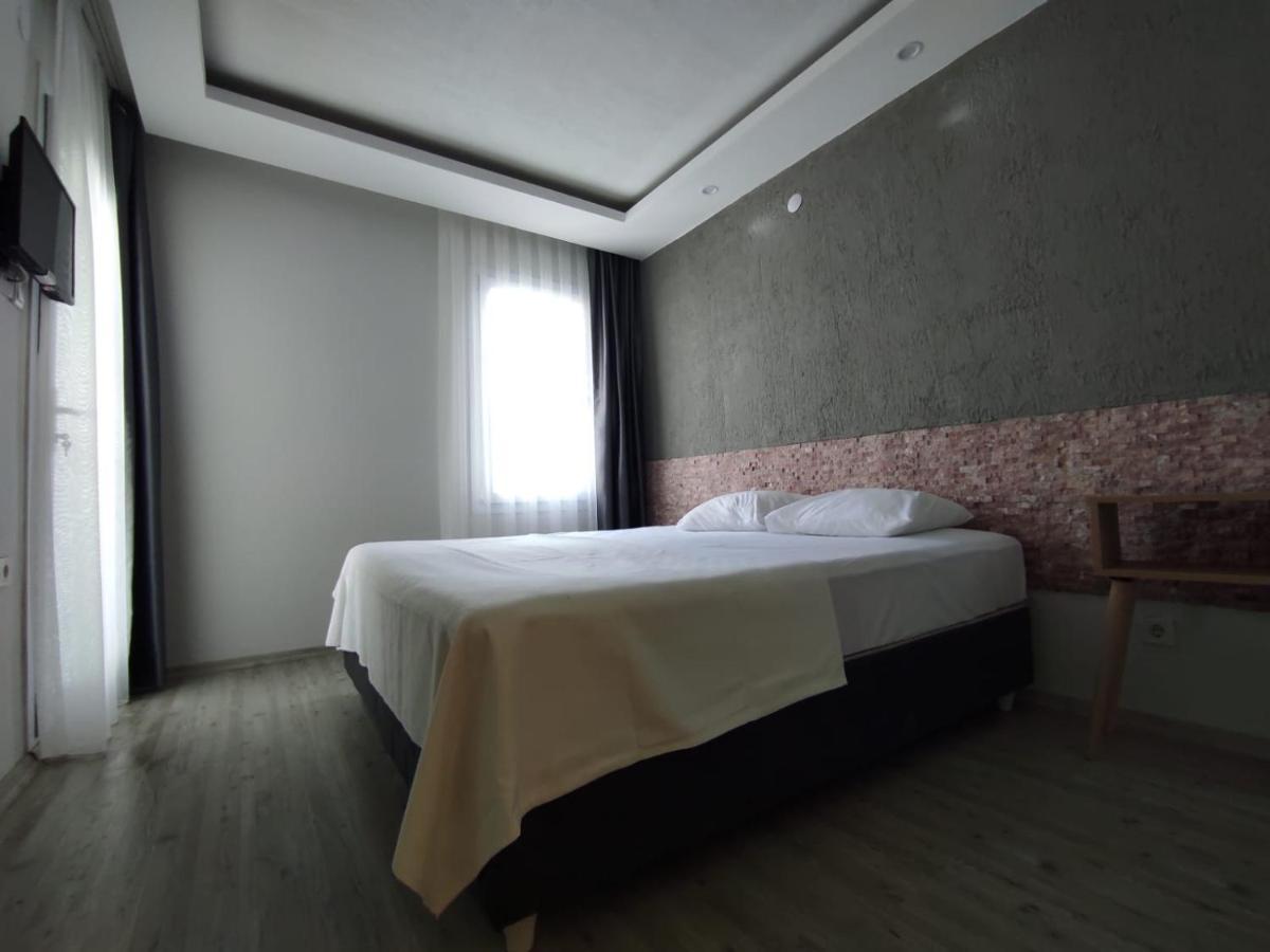 1989 Hotel Sebat Çeşme Εξωτερικό φωτογραφία