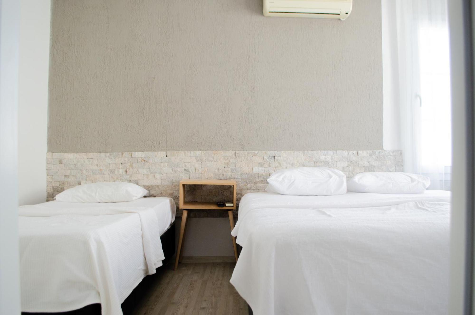 1989 Hotel Sebat Çeşme Εξωτερικό φωτογραφία